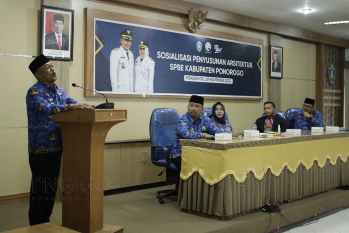 Bangun-Sistem-Layanan-Berbasis-Elektronik-untuk-Masyarakat-Ponorogo-agar-Irit-Biaya-dan-Waktu