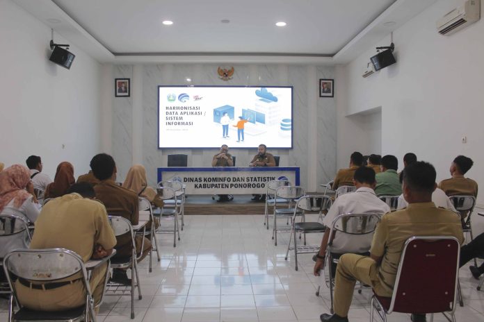 Kominfo Ponorogo Rapatkan Barisan Seluruh SKPD dalam Harmonisasi Data Aplikasi