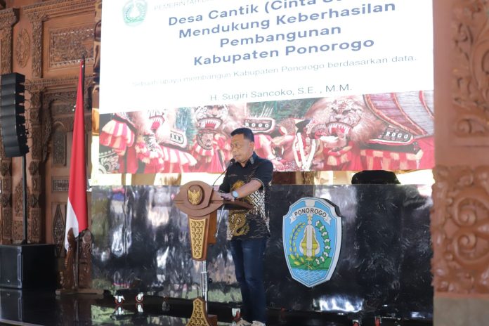 Bupati-Sugiri-Minta-Kepala-Desa-Amanah-terhadap-Data-1536x1024-1