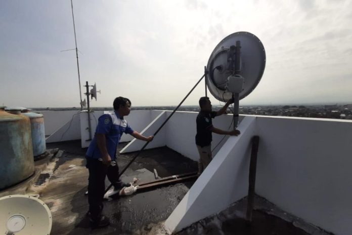 Migrasi-ke-Kabel-FO-agar-Jaringan-Internet-Perangkat-Daerah-di-Ponorogo-Tidak-Lemot-3-768x512