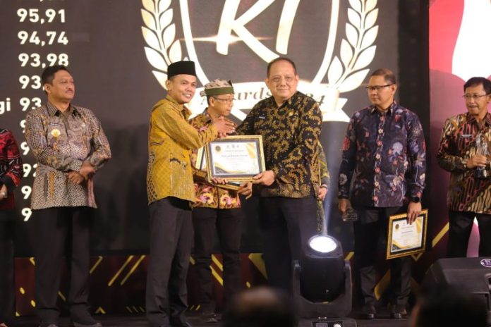 Ponorogo-Raih-10-Besar-Terbaik-Keterbukaan-Informasi-Publik-di-Jawa-Timur-768x512