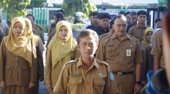 Dinas Kominfo dan Statistik Ponorogo Lepas Penyiar Beken Sugeng “Panji” Pensiun